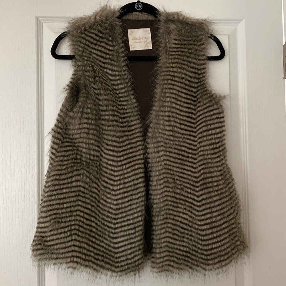 Altar’d State Faux Fur Vest XS